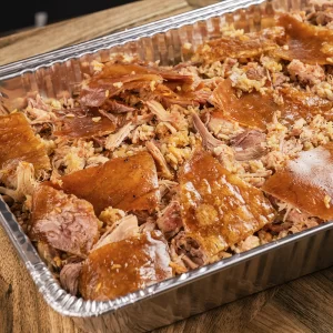 Bandeja de Celebración 1: 10 Porciones de 3/4 de libra de lechona. (Incluye arepas)